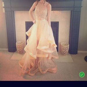 Selling my prom dress from 2017! Only worn once!
